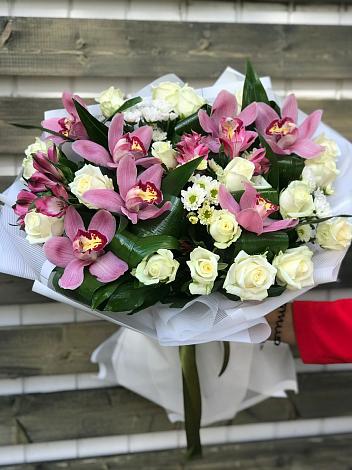 Букет цветов из: Розы и Хризантемы в Горбово