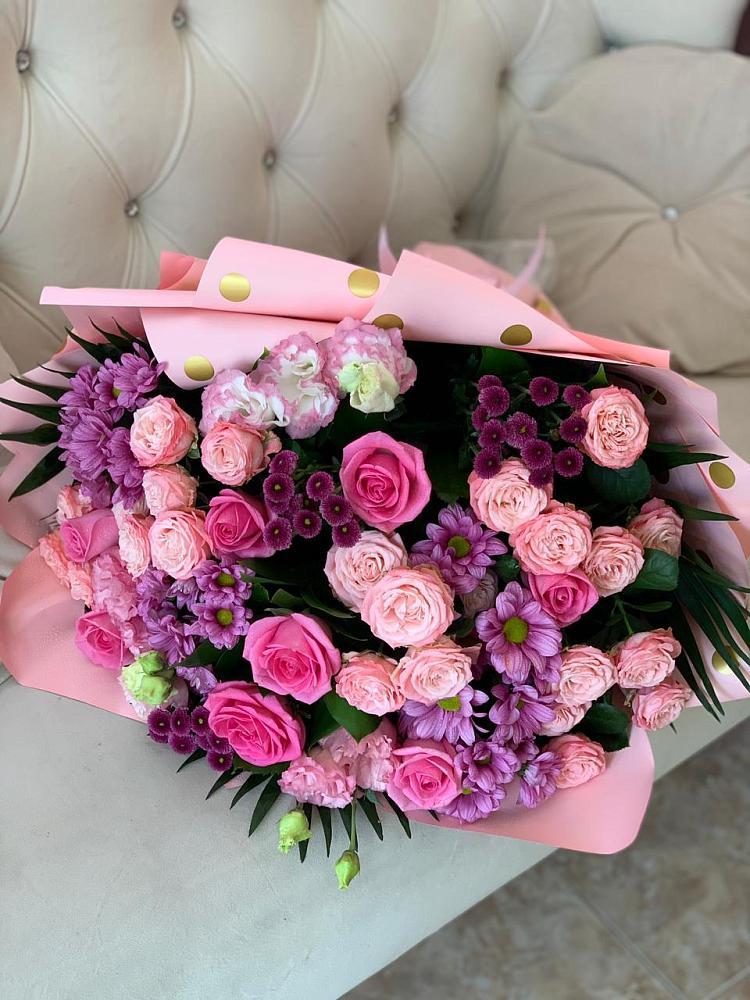 Букет цветов из: Хризантемы, Розы и Лизиантусы в Горбово