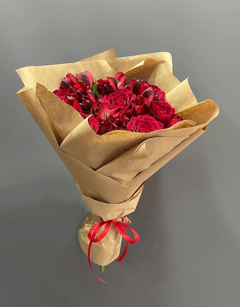 Букет цветов из: Альстромерии и Розы в Горбово