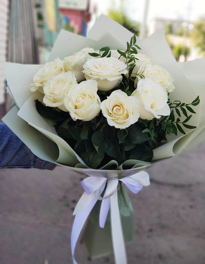 Букет Белые розы Проуд в Горбово