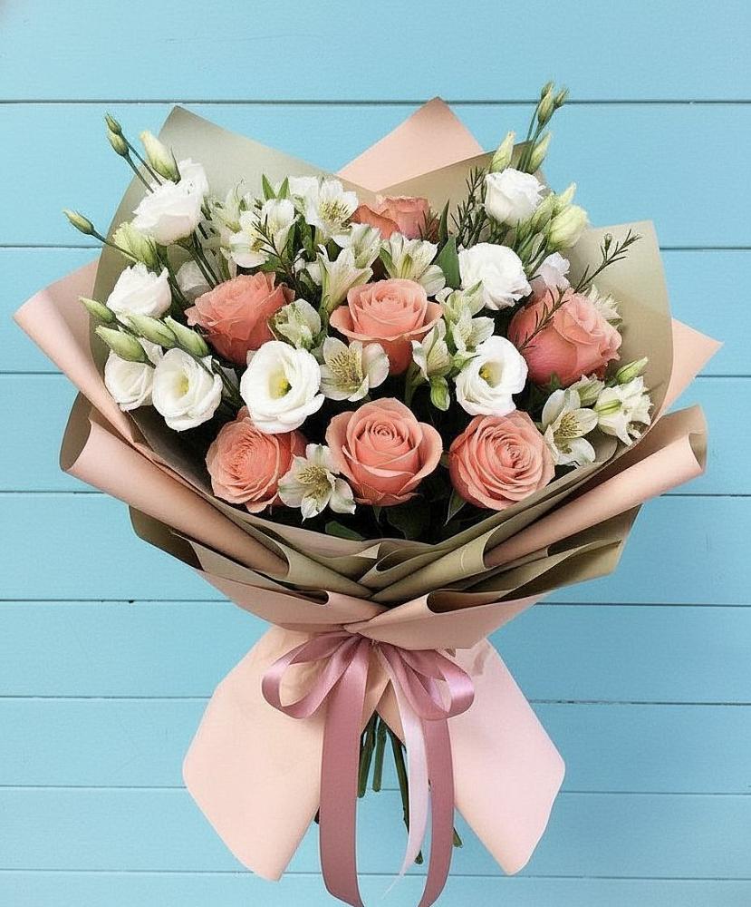 Букет цветов из: Розы, Альстромерии и Лизиантусы в Горбово