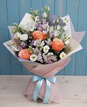 Букет цветов из:  Лизиантусы, Розы, Альстромерии и Гипсофила в Горбово