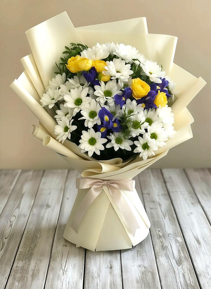 Букет цветов из: Ирисы, Хризантемы и Розы в Горбово