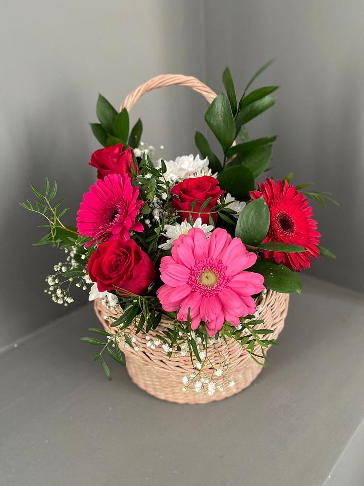Цветочная композиция из Розы, Хризантемы и Герберы в корзине в Горбово