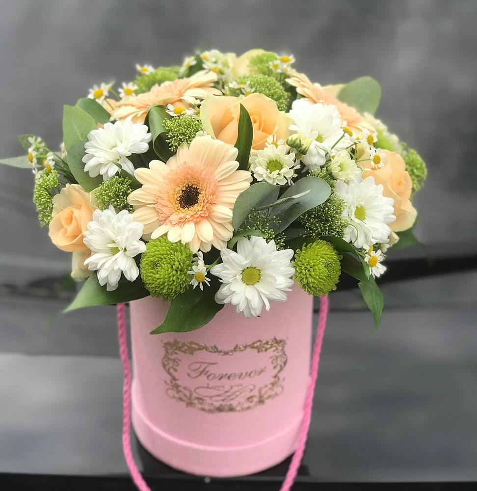 Цветочная композиция из Розы, Герберы и Хризантемы в шляпной коробке в Горбово