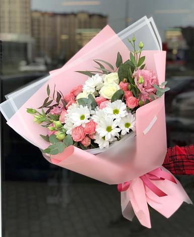 Букет цветов из: Розы, Лизиантусы и Хризантемы в Горбово
